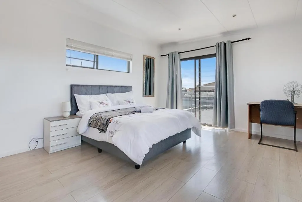 Spacious 4 Bedroom Hideout Sanctuary With Pool Le Cap Afrique du Sud